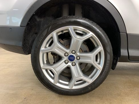 Used 2019 Ford Escape Titanium image 38