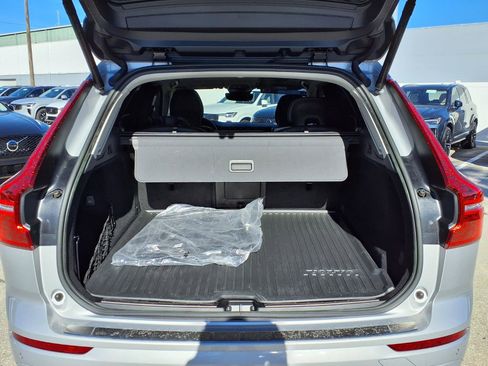 Certified 2023 Volvo XC60 B5 Ultimate w/ Protection Package Premier image 18