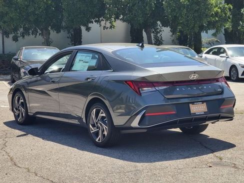New 2026 Hyundai Elantra Limited FWD image 3