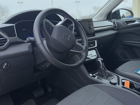 Certified 2025 Volkswagen Taos SE AWD/4WD image 13