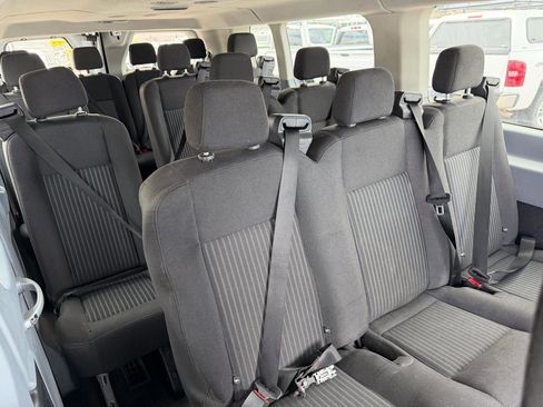 Used 2017 Ford Transit 350 XL image 30