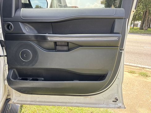 Used 2020 Ford Expedition XLT RWD image 21