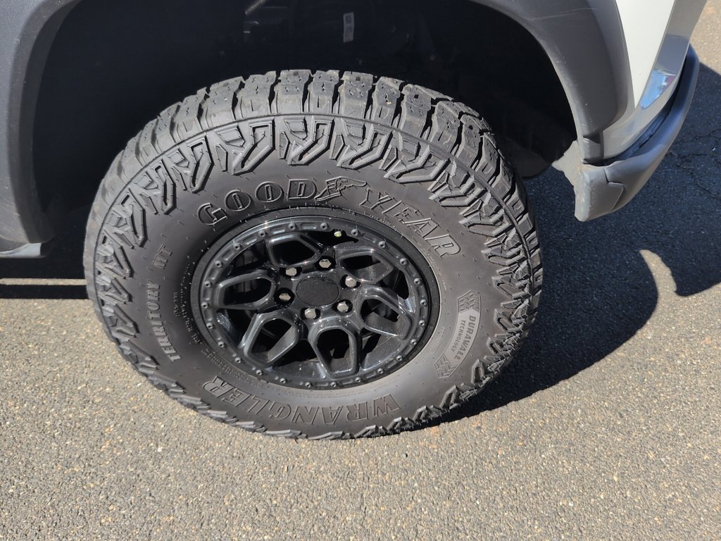 Used 2024 Chevrolet Colorado ZR2 w/ ZR2 Bison Edition AWD/4WD image 17