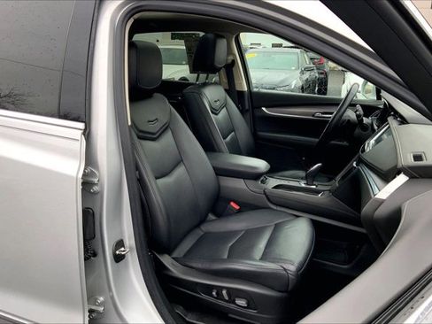 Used 2018 Cadillac XT5 Luxury w/ Driver Awareness Package image 6