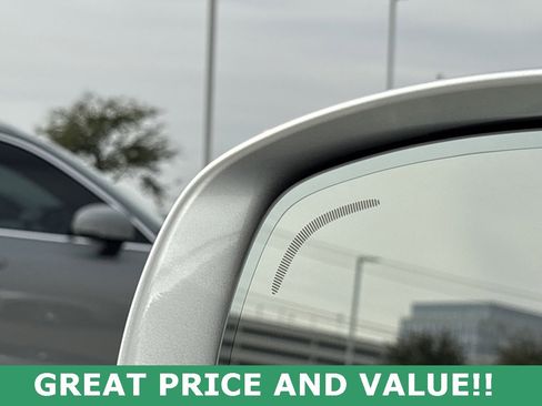 Used 2020 Volvo XC90 T6 Momentum image 11