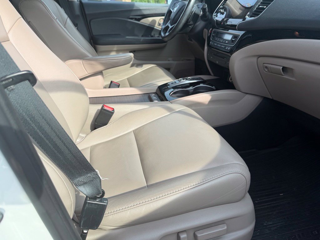 Used 2020 Honda Pilot Touring image 13