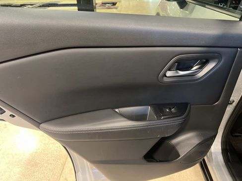 Certified 2024 Nissan Rogue SV image 10