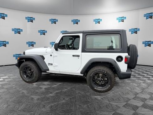 Used 2022 Jeep Wrangler Sport AWD/4WD image 4