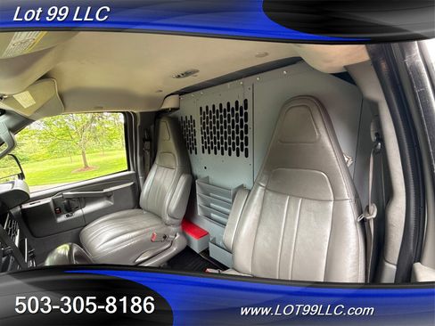Used 2019 Chevrolet Express 3500 w/ Driver Convenience Package image 5