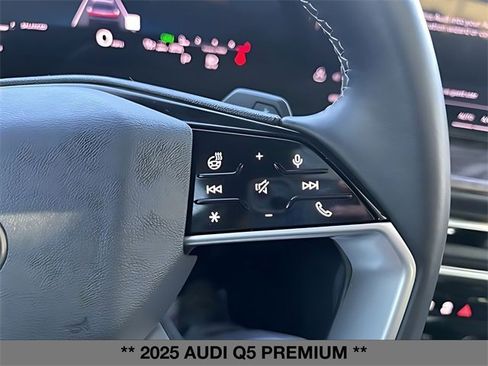 Used 2025 Audi Q5 Premium w/ Convenience Package image 22