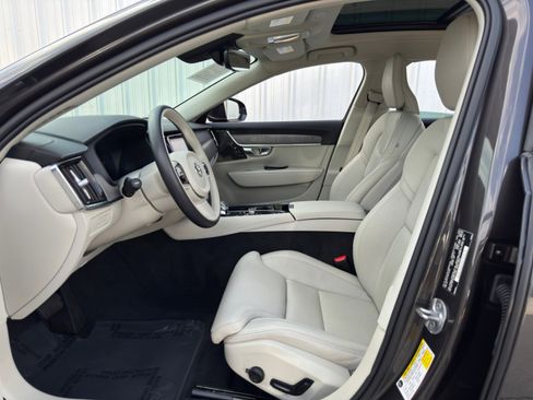 Used 2024 Volvo S90 T8 Ultimate image 17