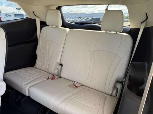Used 2023 Buick Enclave Avenir w/ Avenir Technology Package AWD/4WD image 17