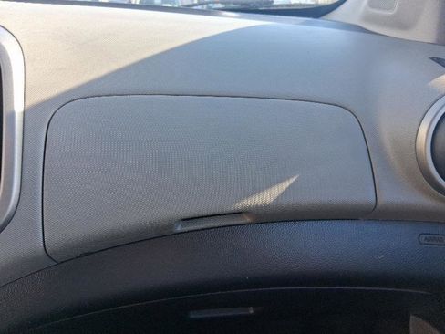 Used 2015 Chevrolet Sonic LT image 31