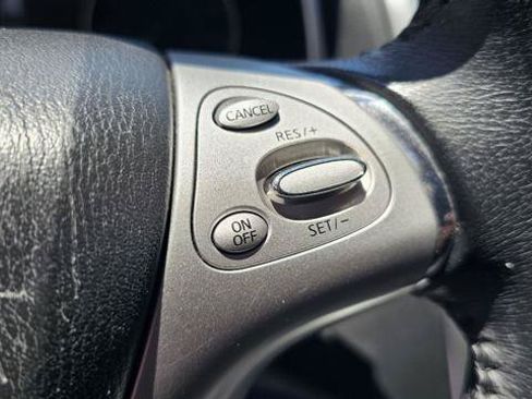 Used 2018 Nissan Murano SV AWD/4WD image 15