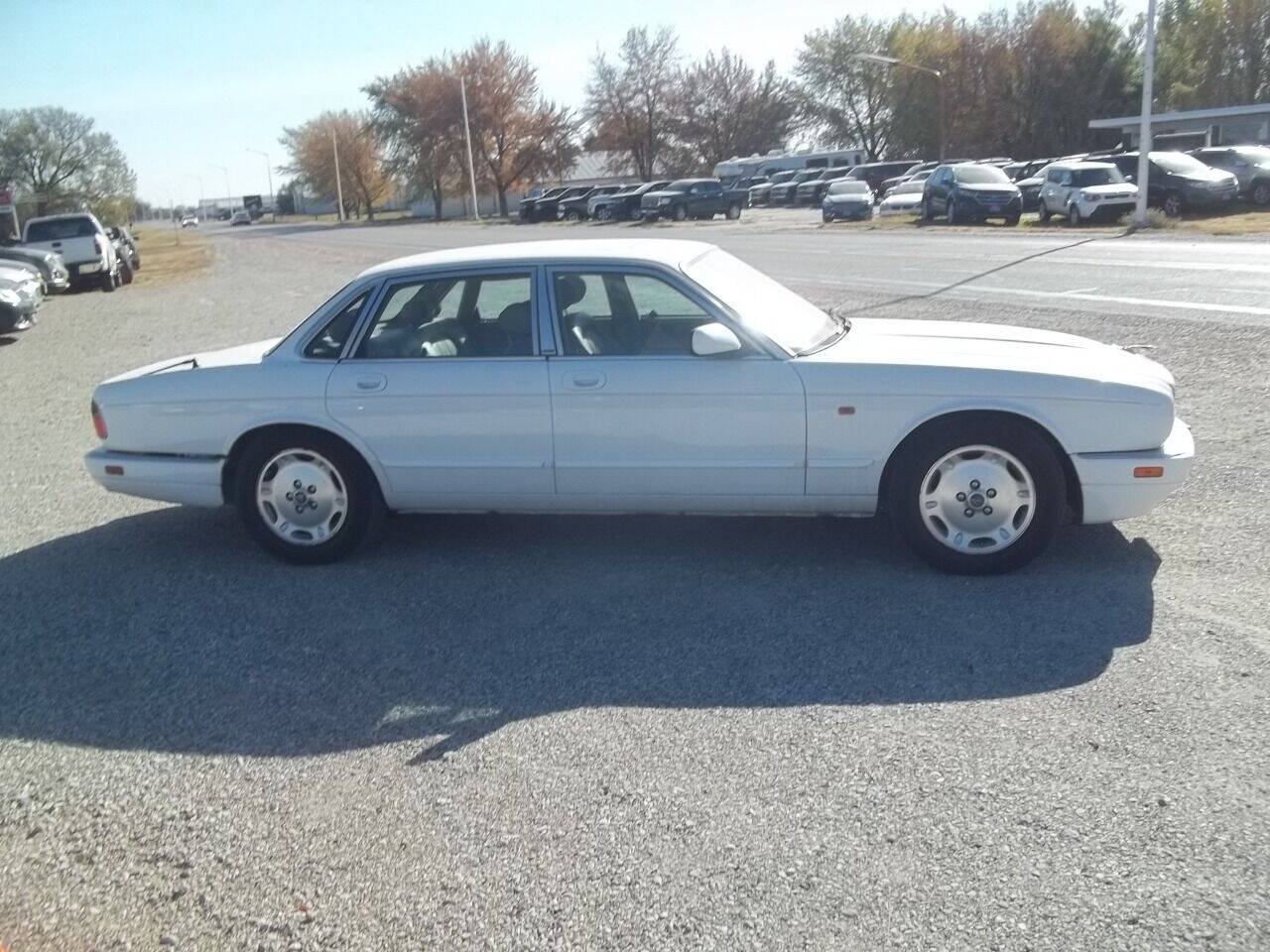 Used 1996 Jaguar XJ6 RWD image 4