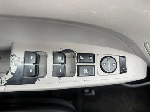 Used 2019 Hyundai Elantra SE FWD image 23