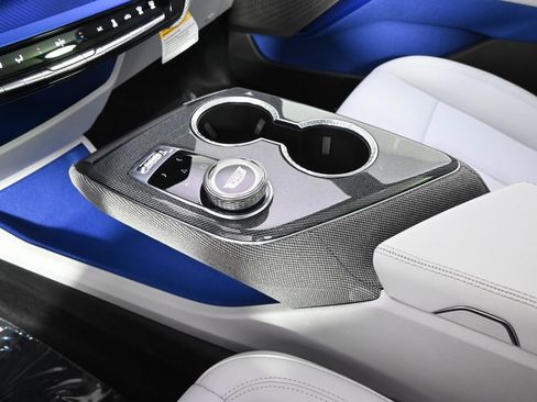 New 2025 Cadillac Optiq Luxury 1 w/ LPO, Floor Liner Package AWD/4WD image 32