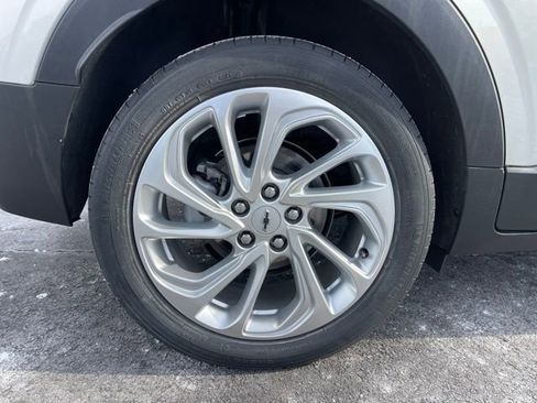 Certified 2023 Chevrolet Bolt EUV LT w/ Comfort Package image 9