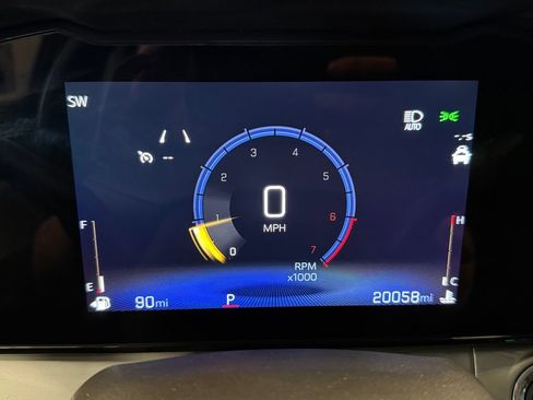 Used 2025 Chevrolet Trax LT w/ LT Convenience Package image 10