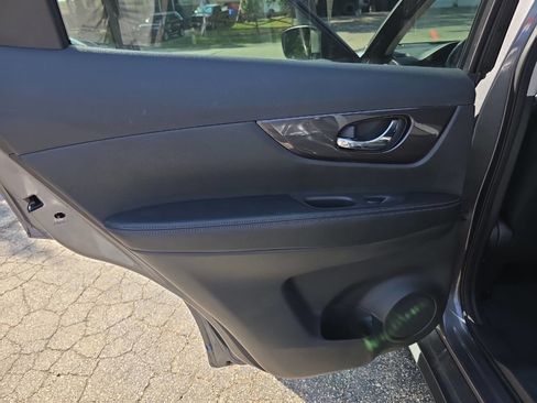 Used 2019 Nissan Rogue S w/ Special Edition Package image 10