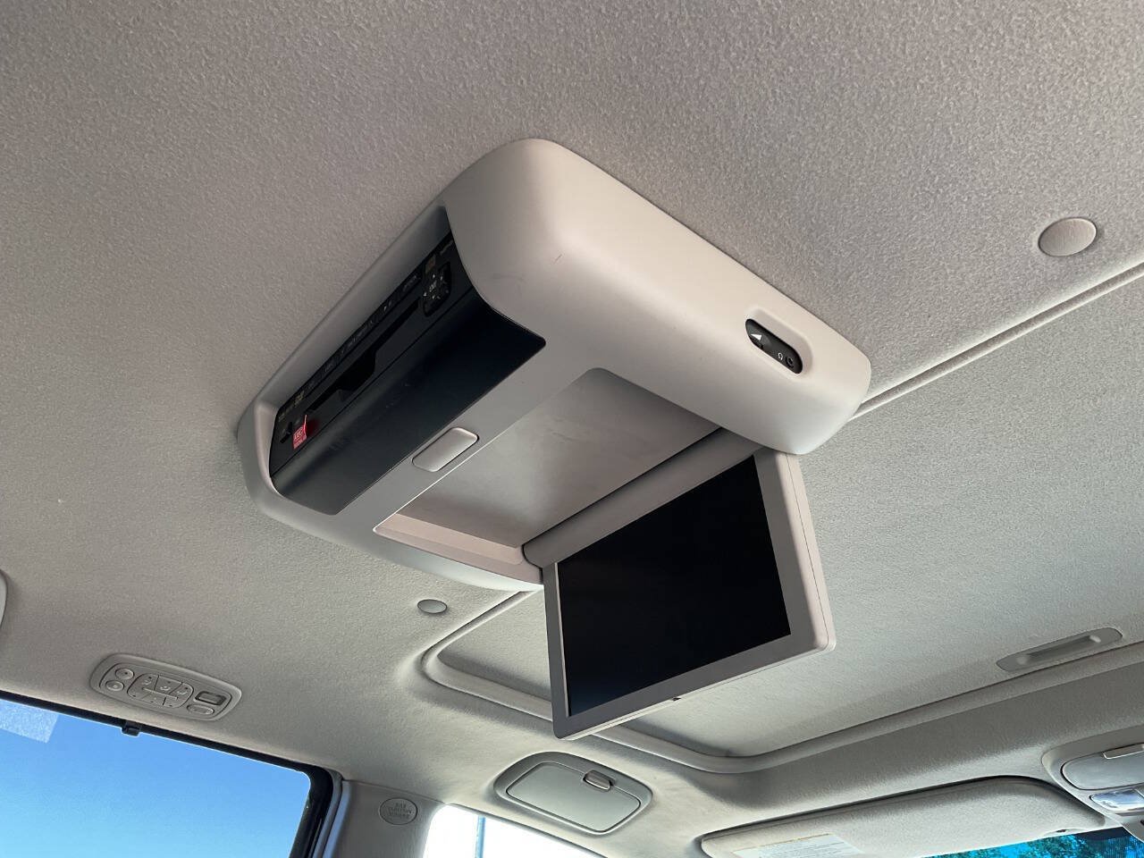 Used 2010 Toyota Sienna XLE w/ Towing Prep Pkg FWD image 43