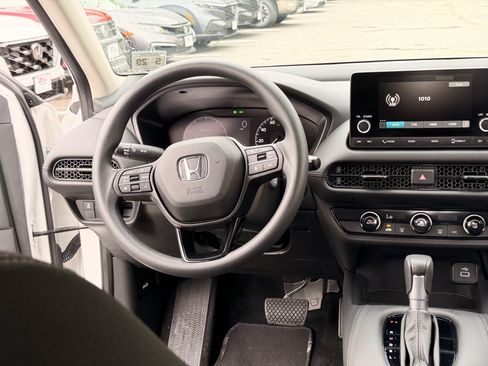 Certified 2024 Honda HR-V LX image 19