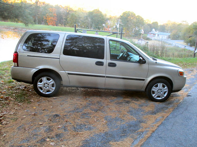 Used 2007 Chevrolet Uplander LS w/ Climate Package FWD image 4