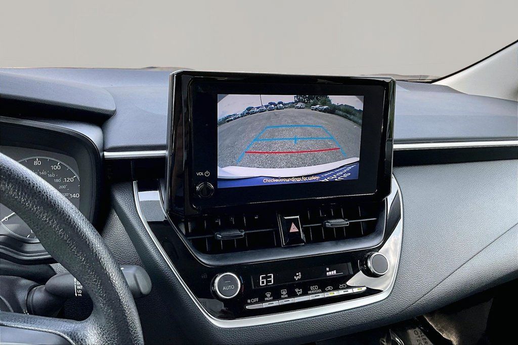 Used 2025 Toyota Corolla LE FWD image 21