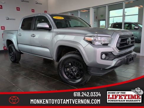Used 2022 Toyota Tacoma SR5 w/ Technology Package RWD image 1