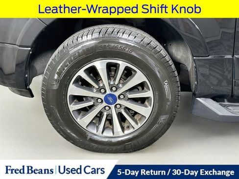 Used 2016 Ford Expedition XLT w/ Equipment Group 202A AWD/4WD image 40