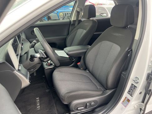 Used 2024 Hyundai Ioniq 5 SE AWD/4WD image 17