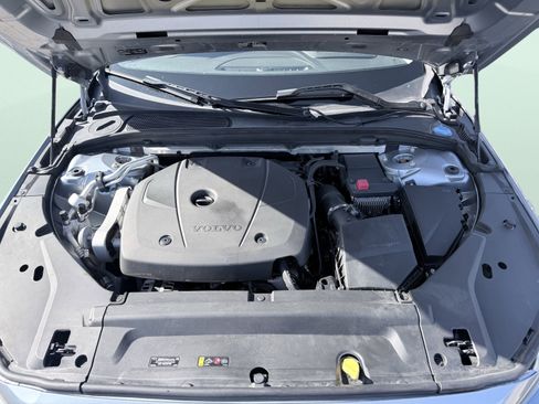 Used 2018 Volvo S90 T5 Momentum w/ Convenience Package image 18