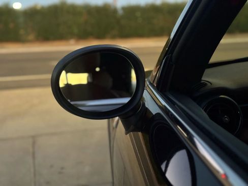 Used 2021 MINI Cooper 2-Door Hardtop w/ Signature Upholstery Package image 23