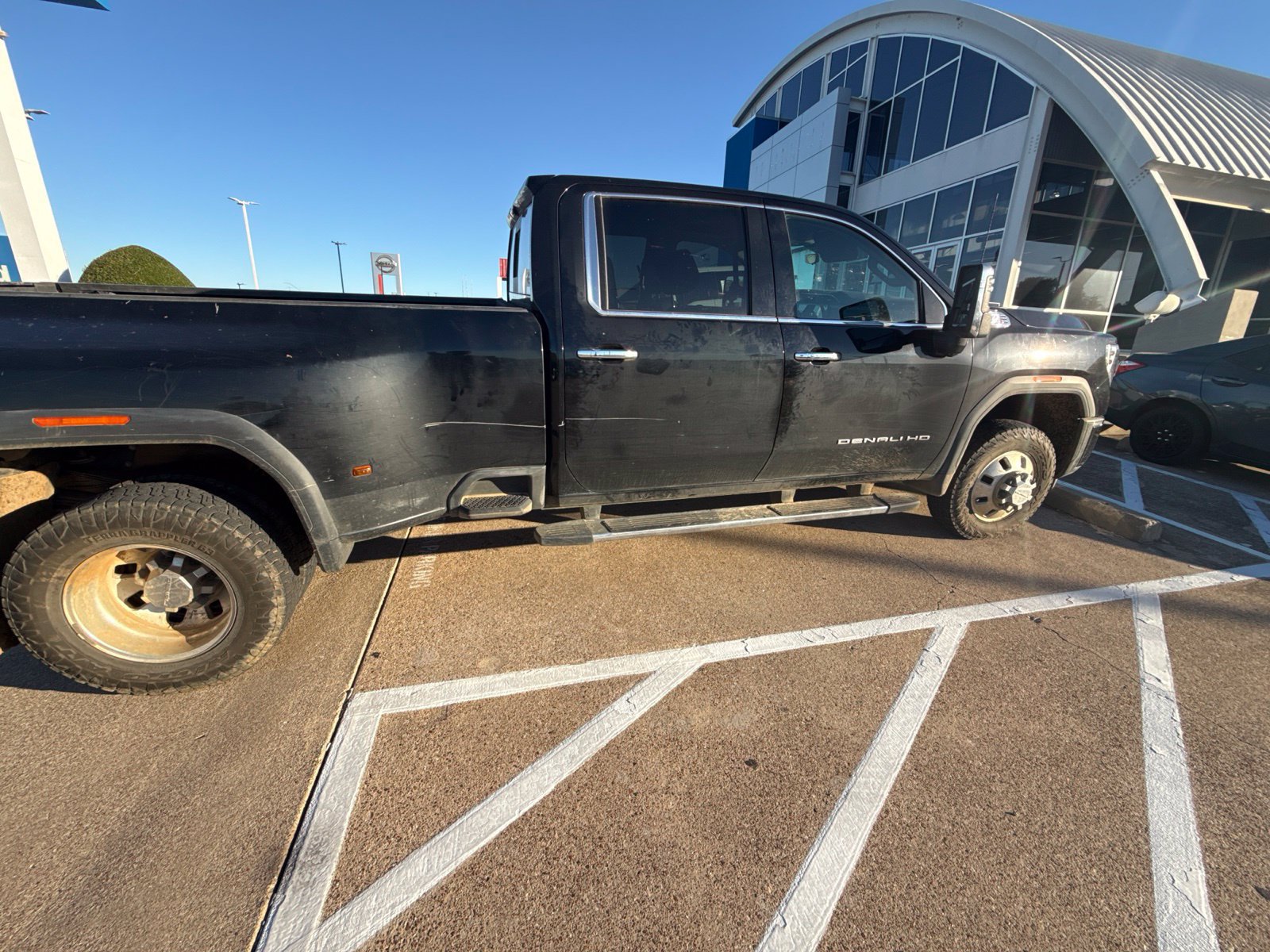 Used 2024 GMC Sierra 3500 Denali w/ Denali Reserve Package AWD/4WD image 11