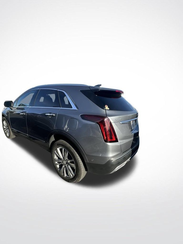 Certified 2022 Cadillac XT5 Premium Luxury w/ Technology Package FWD image 7
