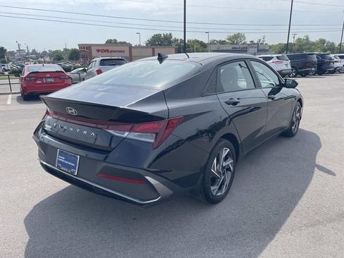 Certified 2025 Hyundai Elantra Sport FWD image 5