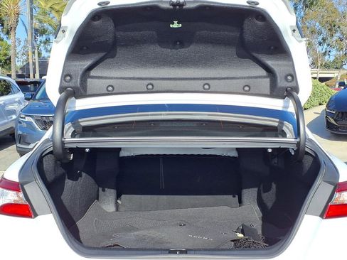 Used 2018 Toyota Camry SE FWD image 24