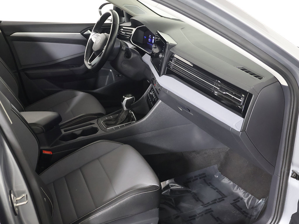 Used 2025 Volkswagen Jetta SE FWD image 22