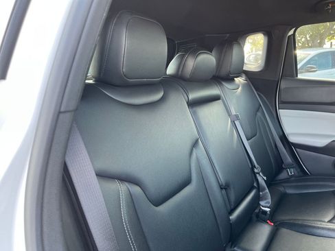 Used 2025 Jeep Compass Limited image 27