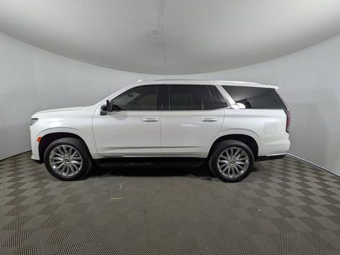 Used 2021 Cadillac Escalade Premium Luxury AWD/4WD image 17