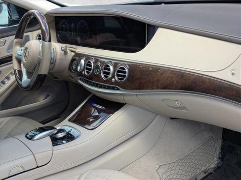Used 2018 Mercedes-Benz S 560 Sedan image 20