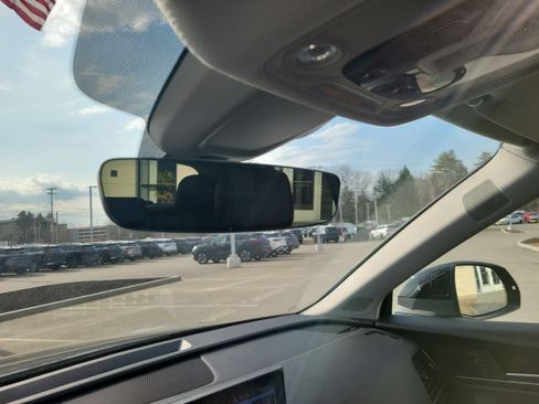 Used 2025 Audi Q5 e Premium Plus w/ Premium Plus Package image 27