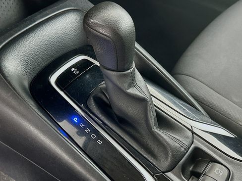 Used 2020 Toyota Corolla LE w/ Carpet Mat Package (TMS) image 24