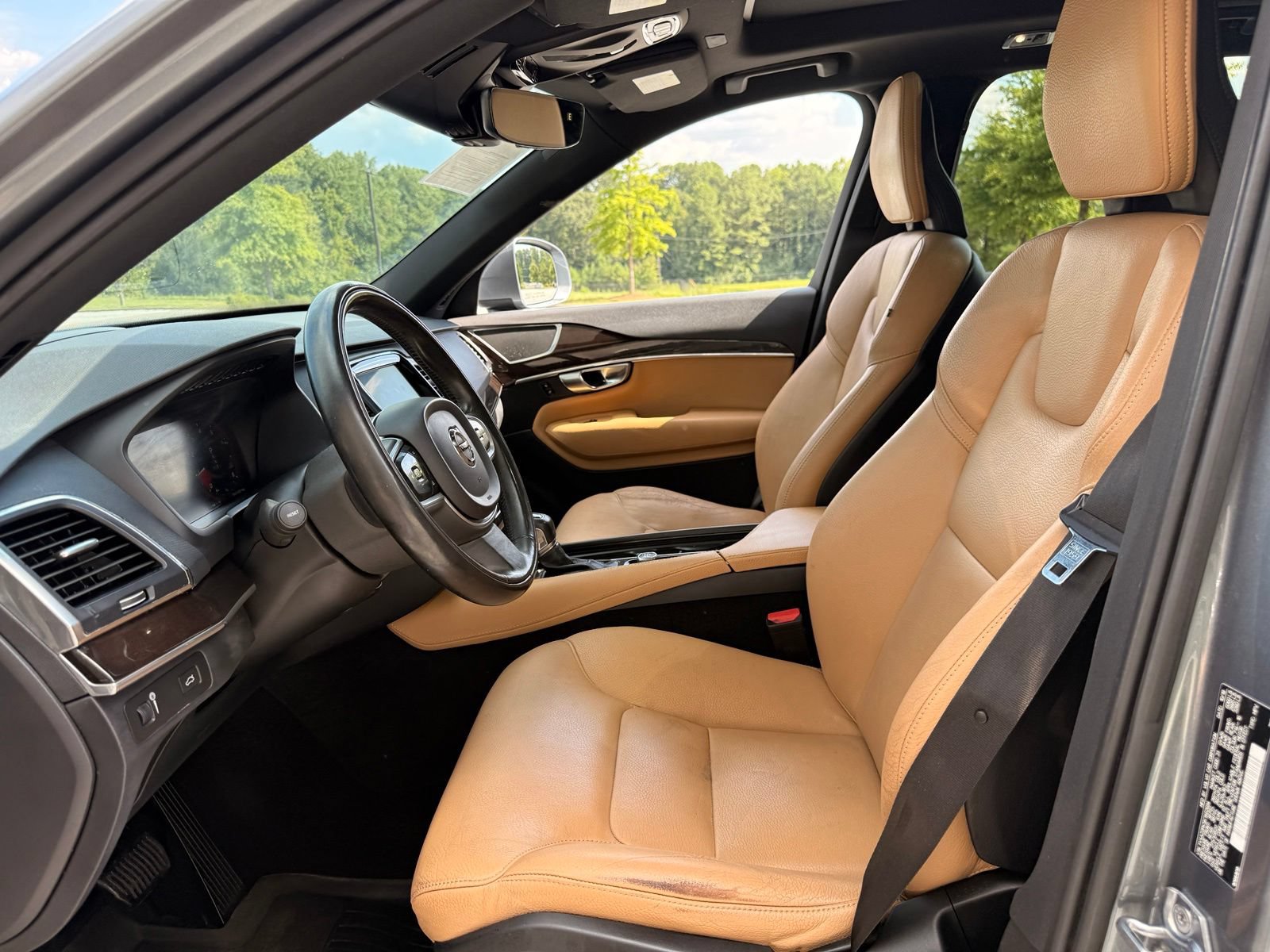 Used 2019 Volvo XC90 T6 Momentum w/ Advanced Package AWD/4WD image 34
