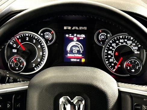Used 2023 RAM 1500 Lone Star AWD/4WD image 17