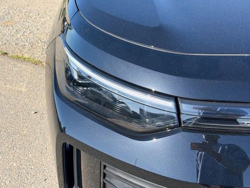 New 2026 Volkswagen Tiguan SE FWD image 5