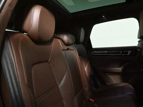 Used 2022 Porsche Cayenne GTS image 43