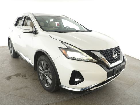 Used 2019 Nissan Murano Platinum w/ Cargo Package image 3