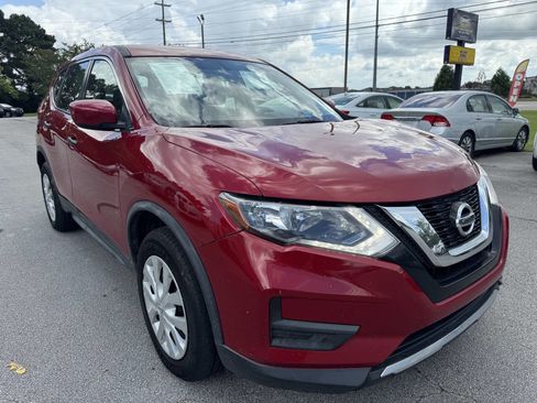 Used 2017 Nissan Rogue S image 4