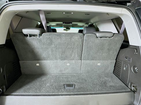 Used 2015 Cadillac Escalade Luxury image 29